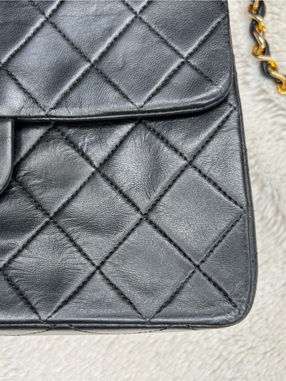 CHANEL Vintage Mini Matelasse Black Quilted Leather Shoulder Bag with Gold Chain - Picture 3 of 16
